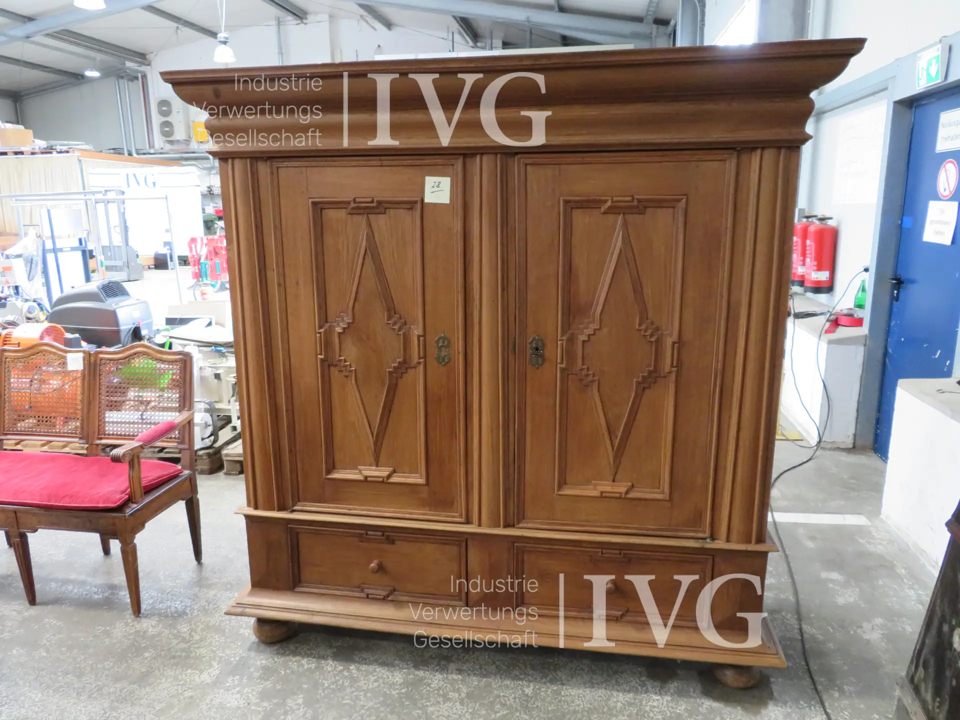 Kleiderschrank